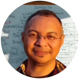 Ariel Elyah, creator of 1DollarPrompt educational AI assistants